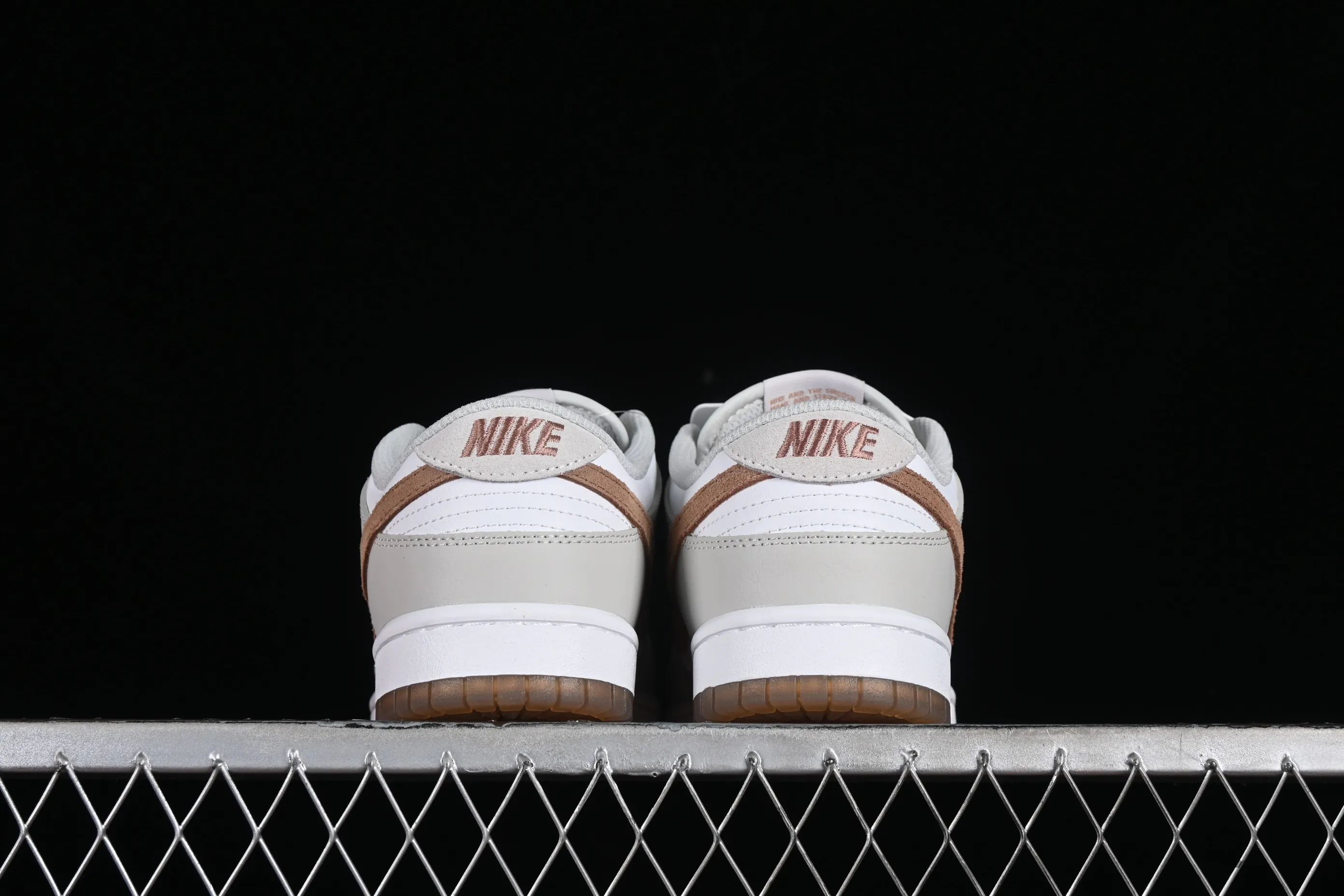 All categories Nk SB Dunk series Nk SB Dunk Low low-top sneakers Nk Dunk Low "Phantom/Khaki" light gray brown SB low-top casual sneakers FJ4188-001